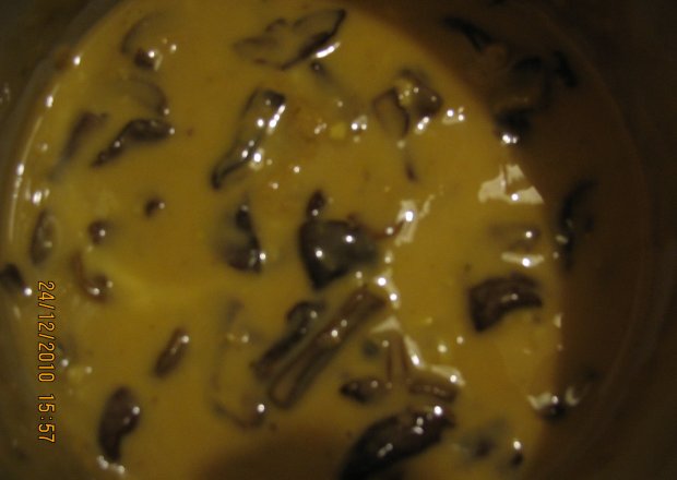 Fotografia przedstawiająca sos grzybowy