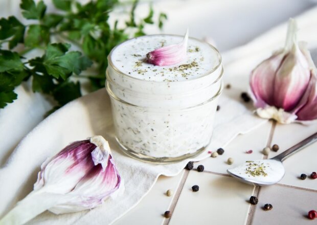 Fotografia przedstawiająca Sos jogurtowy do surówek