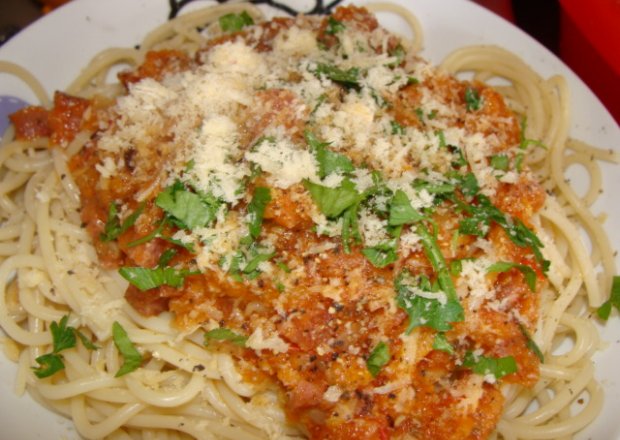 Fotografia przedstawiająca sos kabaczkowy  do spagetti