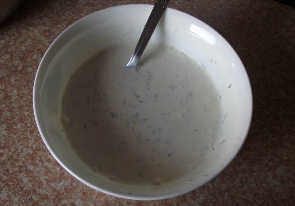 Sos koperkowy jogurtowo-majonezowy do jajek  foto