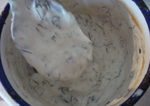 Fotografia przedstawiająca sos koperkowy na zimno