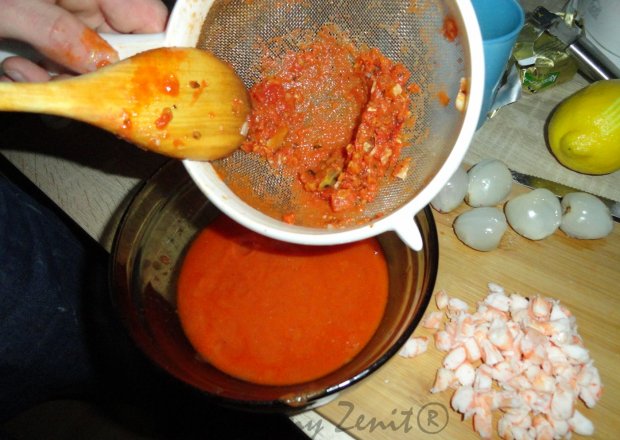 Fotografia przedstawiająca Sos krewetkowo pomidorowy