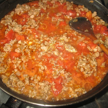 Krok 6 - Sos mięsno - pomidorowy do makaronu foto