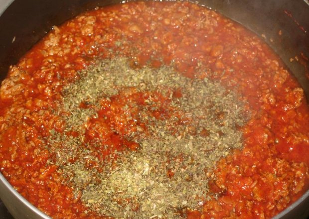 Fotografia przedstawiająca Sos mięsno- pomidorowy