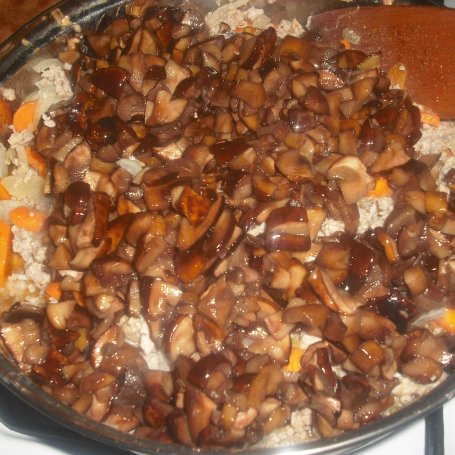 Krok 4 - Sos mięsno-warzywny do makaronu, ryżu bądź kaszy :) foto