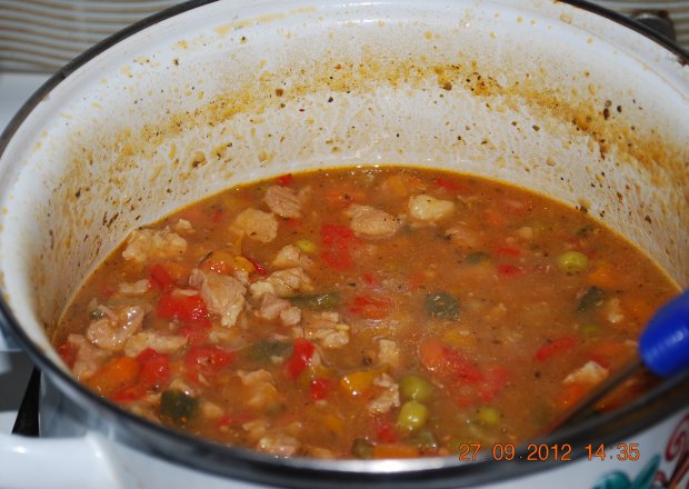 Fotografia przedstawiająca sos miesno warzywny