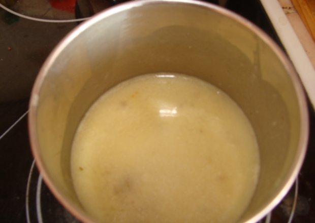 Fotografia przedstawiająca sos mleczny