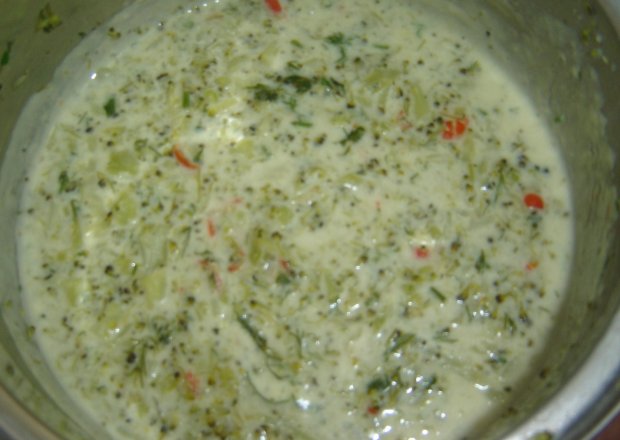 Fotografia przedstawiająca sos paprykowo-brokułowy