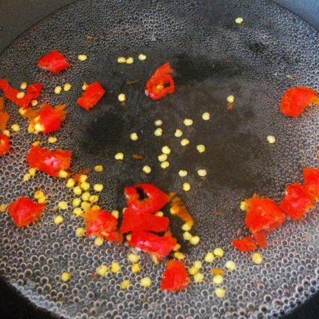 Krok 1 - Sos paprykowo-pomidorowy na ostro foto