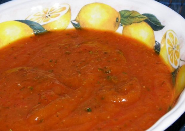 Fotografia przedstawiająca Sos pomidorowo-śliwkowy z dynią