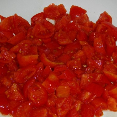 Krok 2 - Sos pomidorowo-cebulowy z białym winem i bazylią foto