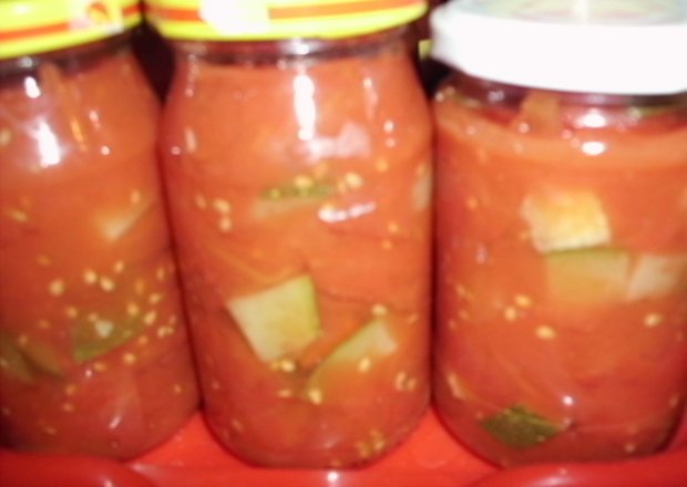 Fotografia przedstawiająca Sos pomidorowo-cukiniowy na zimę