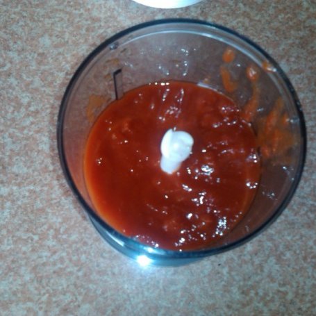 Krok 1 - Sos pomidorowo-czosnkowy foto