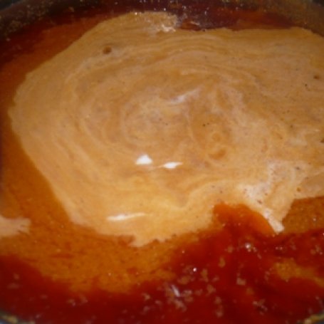 Krok 3 - sos pomidorowo-mięsny foto