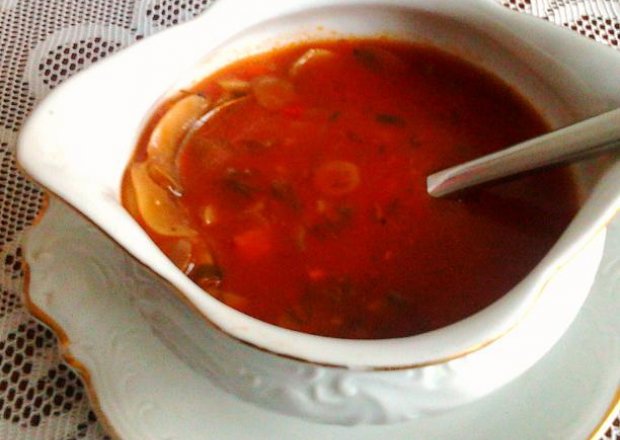 Fotografia przedstawiająca Sos pomidorowo-pieczarkowy