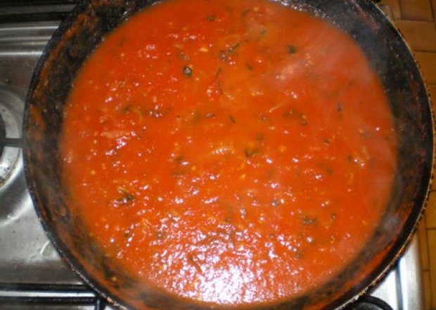 Fotografia przedstawiająca Sos pomidorowo-ziołowy