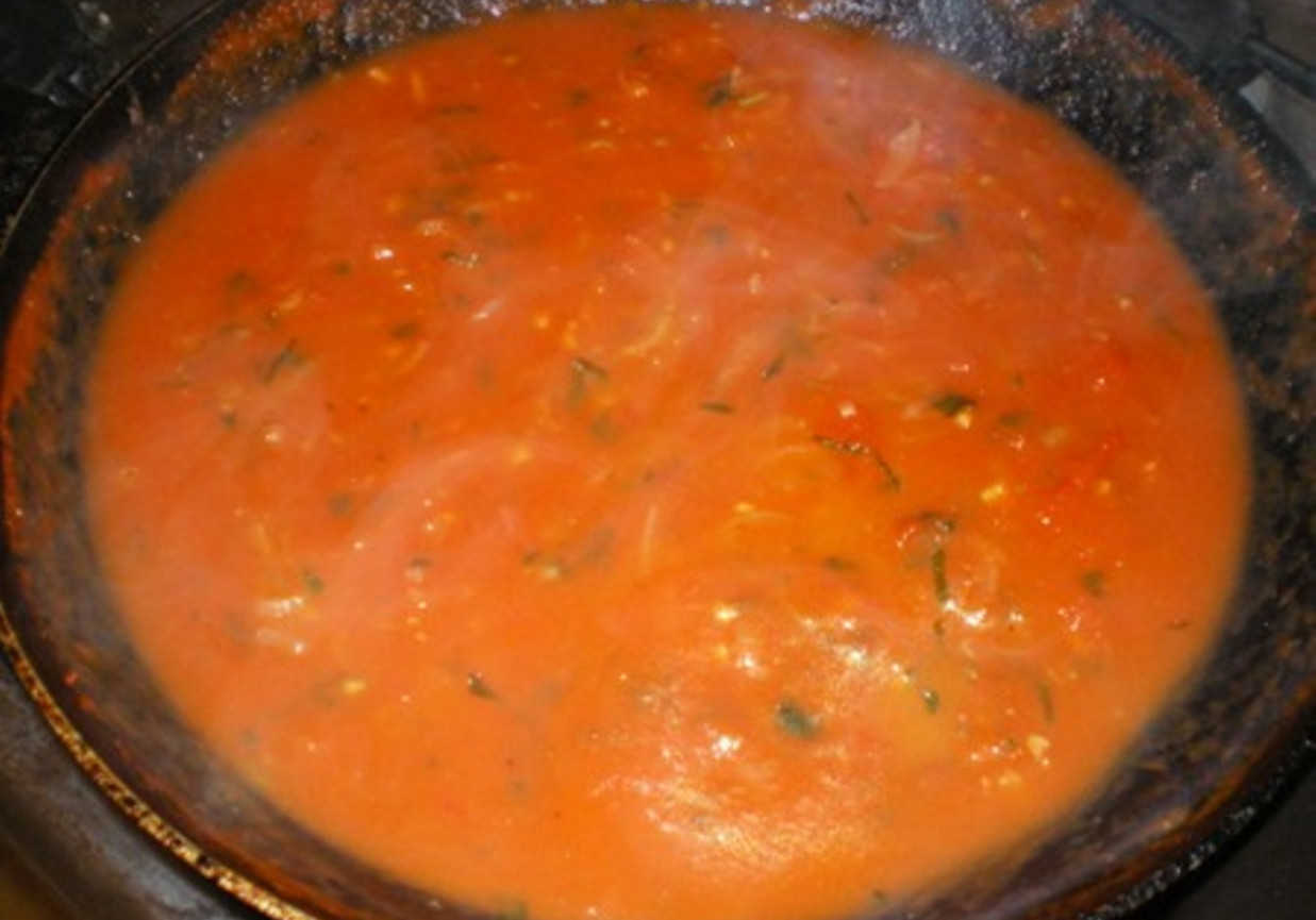 Sos pomidorowo-ziołowy foto