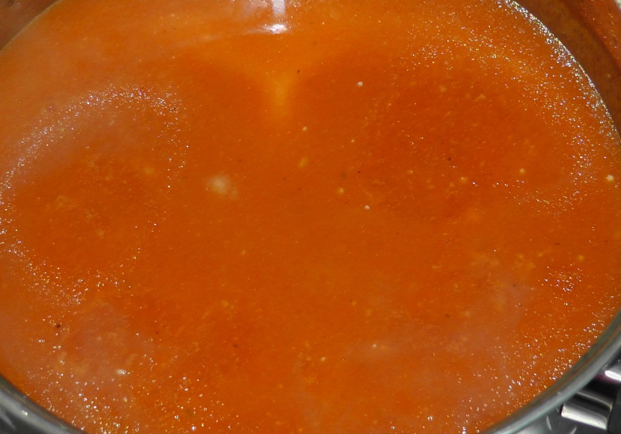Sos pomidorowy do gołąbków lub pulpetów foto