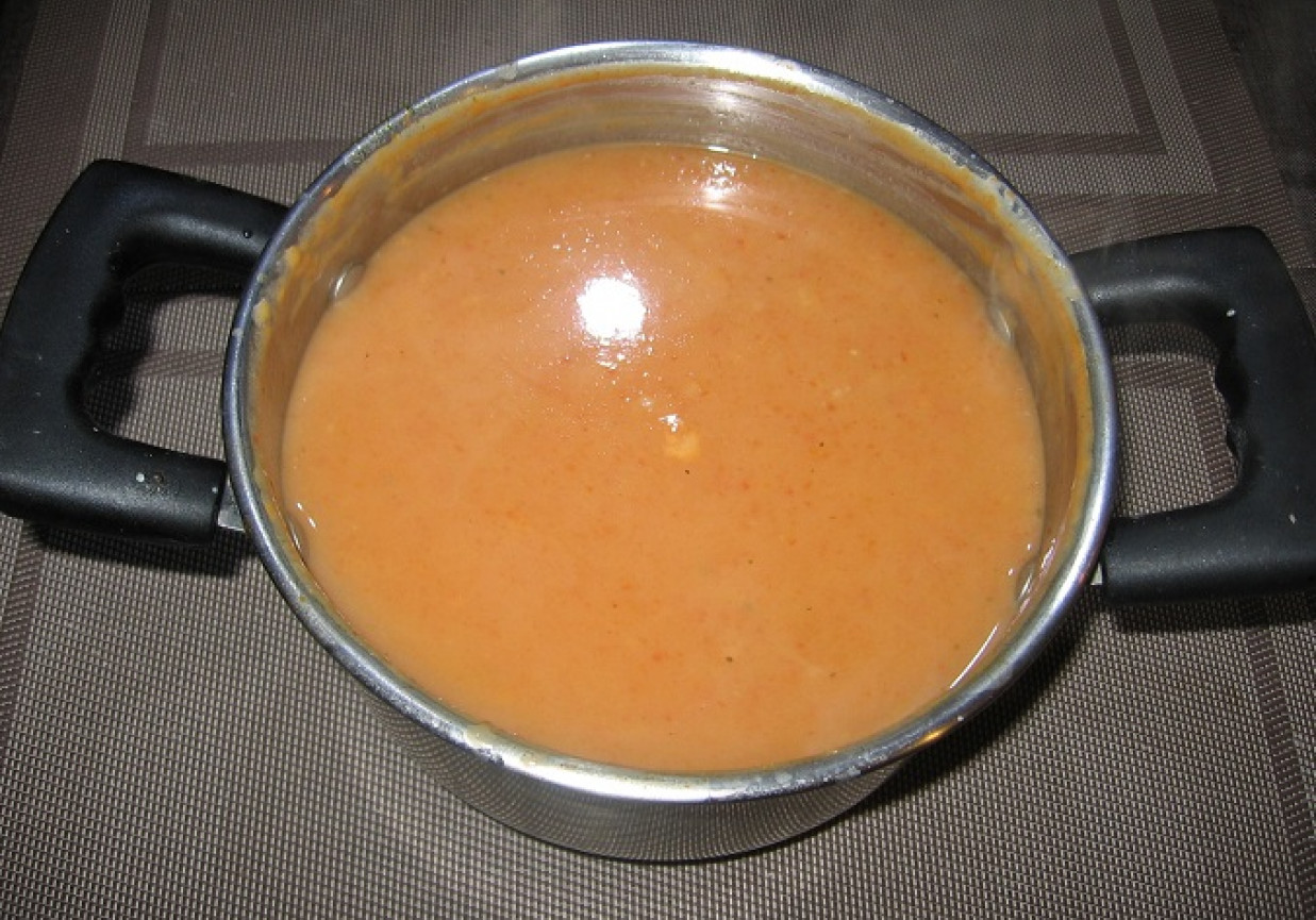 Sos pomidorowy do gołąbków lub pulpetów foto