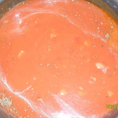Krok 2 - Sos pomidorowy do gołąbków. foto