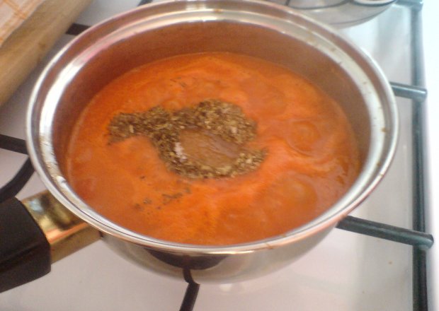 Fotografia przedstawiająca Sos pomidorowy (do makaronu).