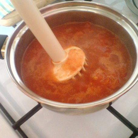 Krok 2 - Sos pomidorowy (do makaronu). foto