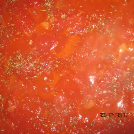 Krok 2 - Sos pomidorowy do makaronu. foto