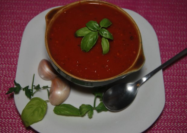 Fotografia przedstawiająca Sos pomidorowy do pizzy
