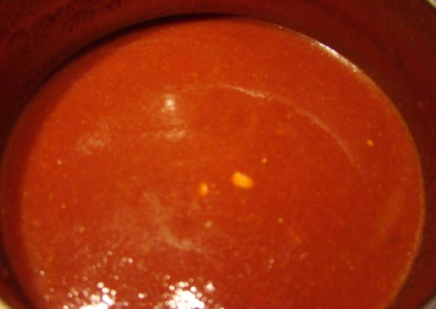 Fotografia przedstawiająca Sos pomidorowy do placków ziemniaczanych