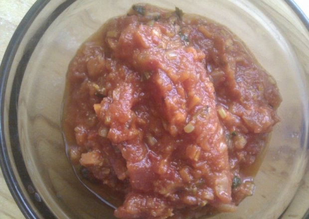 Fotografia przedstawiająca Sos pomidorowy do posmarowania pizzy