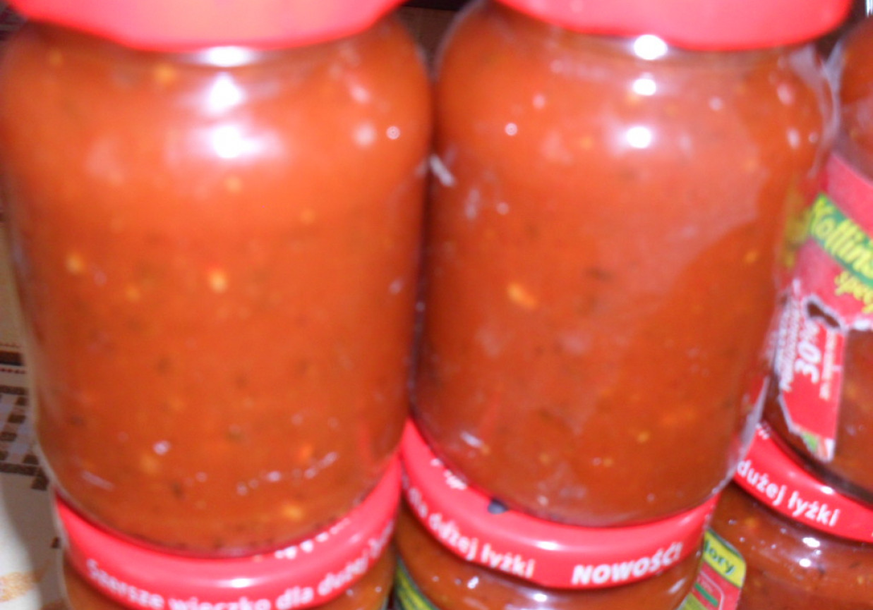 sos pomidorowy do słoika foto