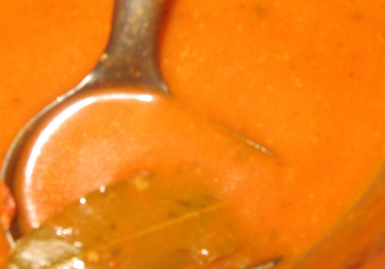 Sos pomidorowy do ziemniaków foto