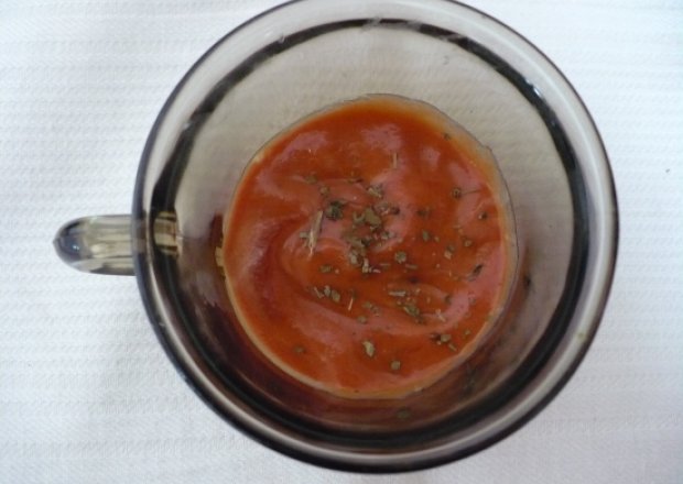 Fotografia przedstawiająca Sos pomidorowy niczym ketchup