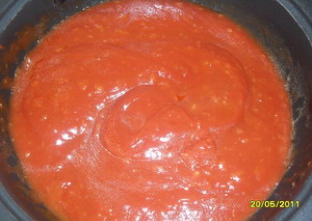 Fotografia przedstawiająca Sos pomidorowy (np. do gołąbków, pulpetów)