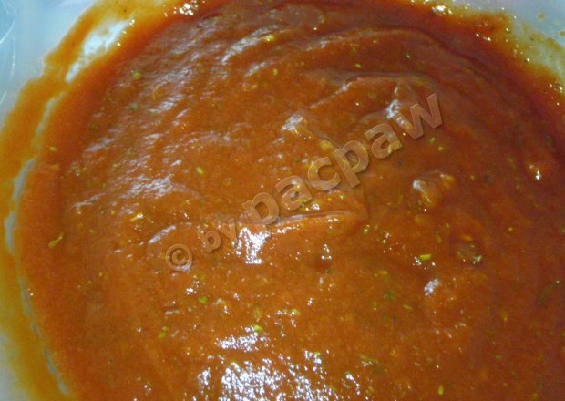 Fotografia przedstawiająca Sos pomidorowy pikantny – do pizzy