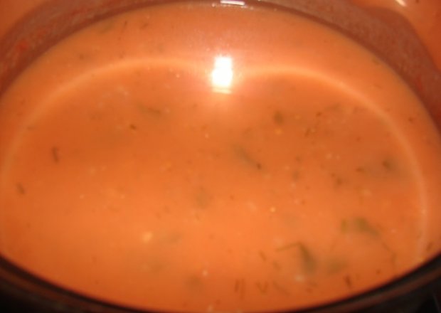 Fotografia przedstawiająca sos pomidorowy z cynamonem