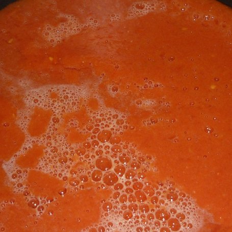Krok 1 - Sos pomidorowy z czosnkiem i bazylią foto