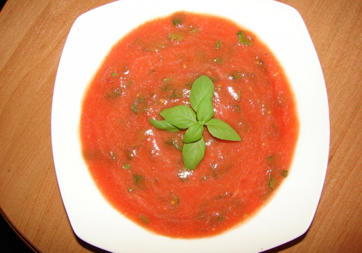 sos pomidorowy z czosnkiem foto