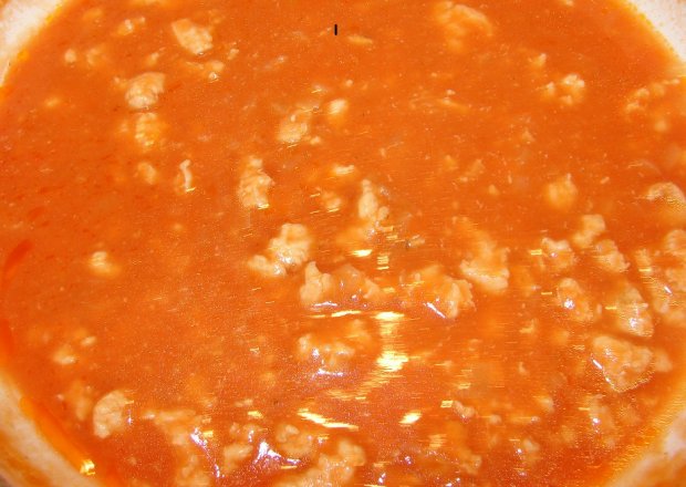 Fotografia przedstawiająca Sos pomidorowy z mięsem