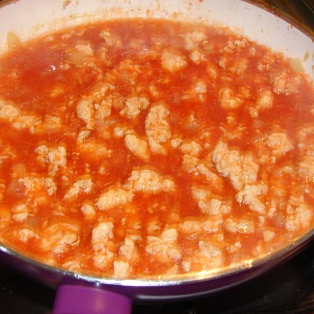 Krok 3 - Sos pomidorowy z mięsem foto
