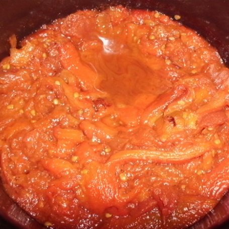 Krok 4 - Sos pomidorowy z pieczoną papryką foto