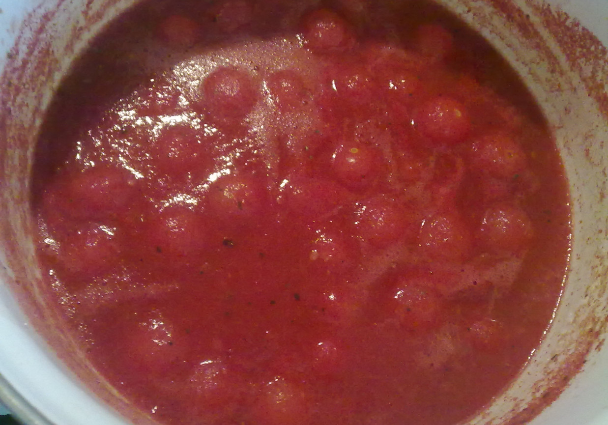 Sos pomidorowy z pomidorkami na zimę foto