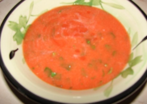 Fotografia przedstawiająca sos pomidorowy z tymiankiem
