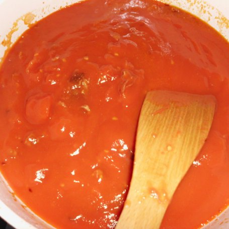 Krok 3 - Sos pomidorowy ze szpinakiem foto