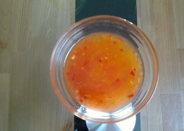 Fotografia przedstawiająca Sos słodko kwaśny  z chilii