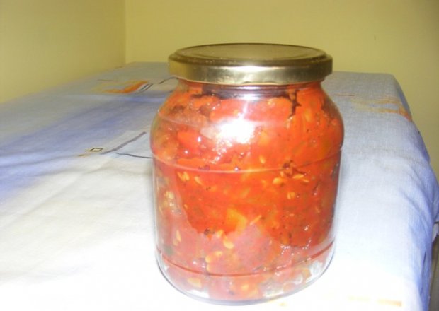 Fotografia przedstawiająca sos słodko- kwaśny z kabaczków