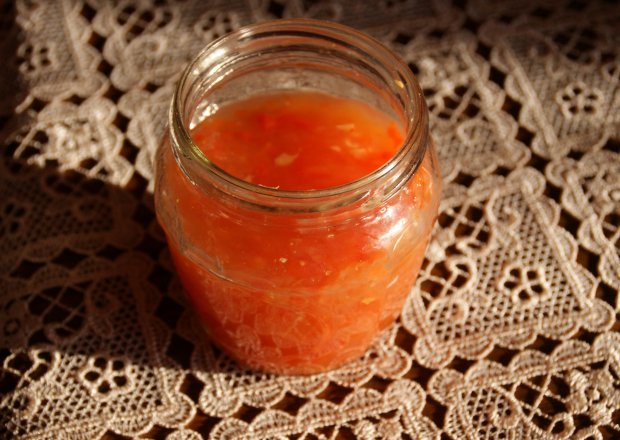 Fotografia przedstawiająca sos sweet chilli