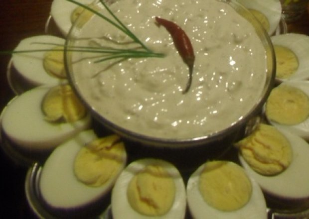 Fotografia przedstawiająca Sos tatarski do jajek