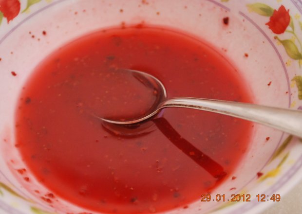 Fotografia przedstawiająca sos truskawkowy