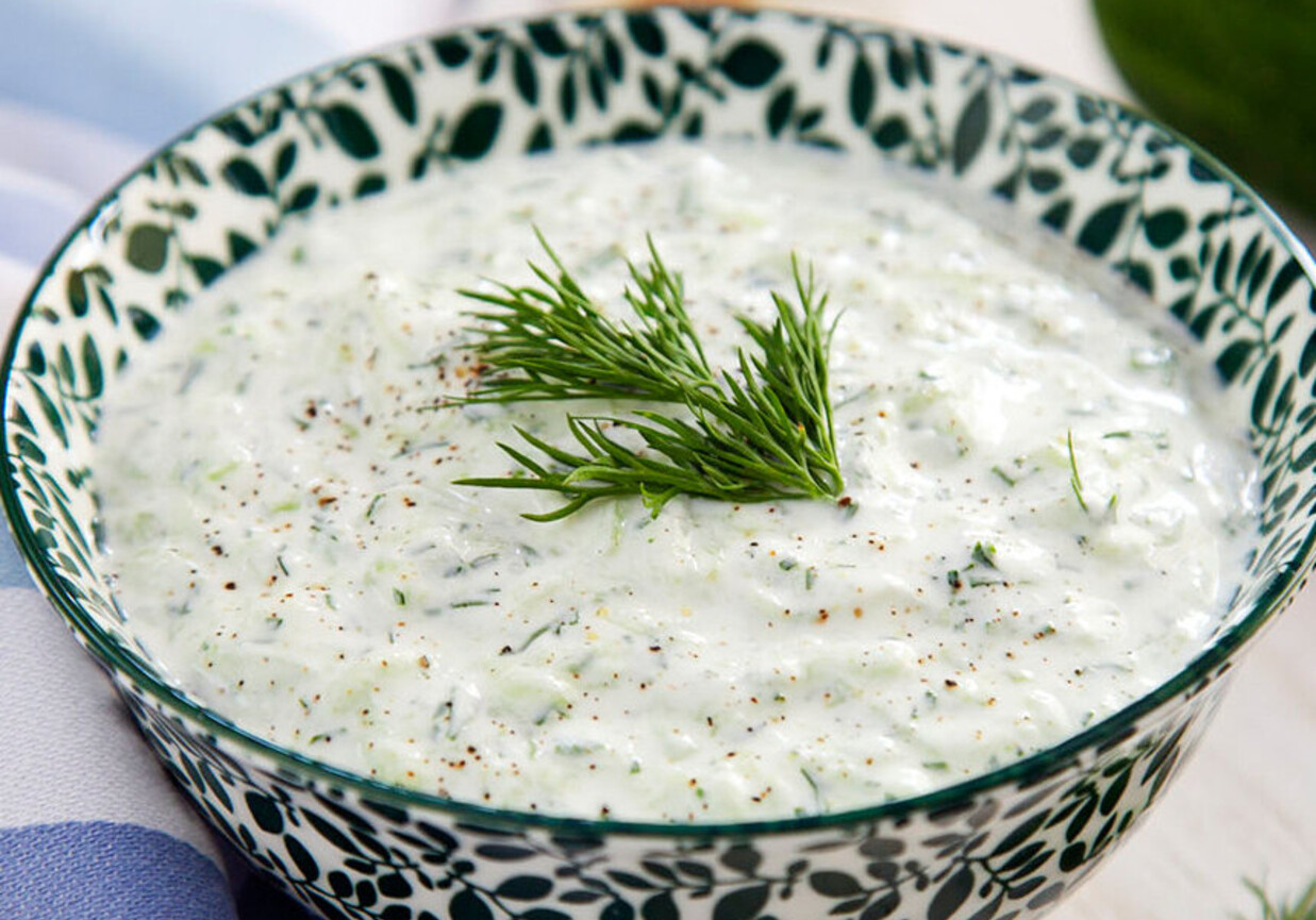 Sos tzatziki z ogórków foto